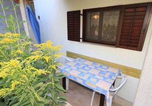 One bedroom apartment near beach Luka, Dugi otok (A-8151-a)