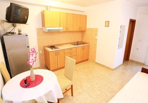 One bedroom apartment near beach Cove Mala Lamjana, Ugljan (A-8461-b)