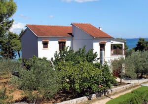 One bedroom apartment near beach Tkon, Pašman (A-698-c)