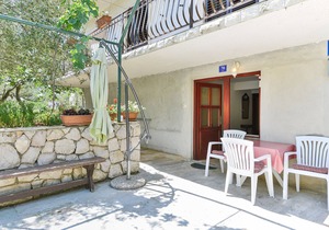 One bedroom apartment near beach Tkon, Pašman (A-698-c)
