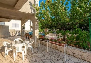 One bedroom apartment with terrace Grebaštica, Šibenik (A-11572-a)
