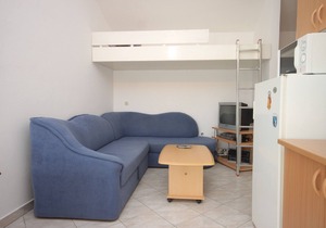 One bedroom apartment with terrace Preko, Ugljan (A-8232-b)