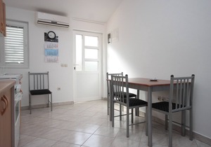 One bedroom apartment with terrace Preko, Ugljan (A-8232-b)