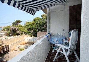 One bedroom apartment with terrace and sea view Košljun, Pag (A-3321-b)