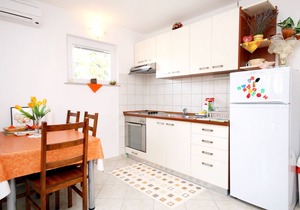One bedroom apartment with terrace Seline, Paklenica (A-6603-a)