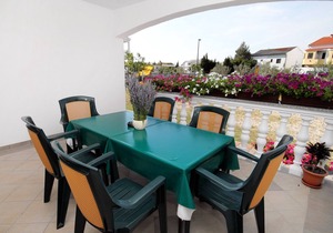 One bedroom apartment with terrace Seline, Paklenica (A-6603-a)