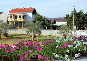 One bedroom apartment with terrace Seline, Paklenica (A-6603-a)