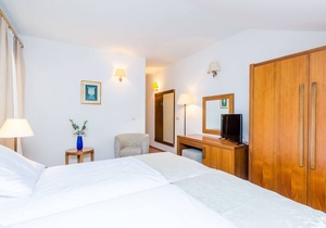 Pansion Costeria - Double or Twin Room with Balcony and City View 2