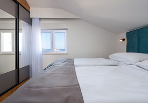 "Perfect runaway"in a quiet bay with sea view and pool relaxing area-app 7(for6)