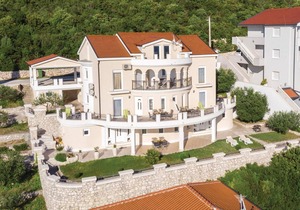 Pet friendly apartment in Komarna