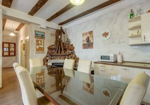 Spacious apartment Popi 2 with terrace, WIFI, barbecue....
