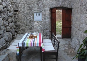 Stone Holiday Home in Brotnice Dalmatia with Bubble Bath