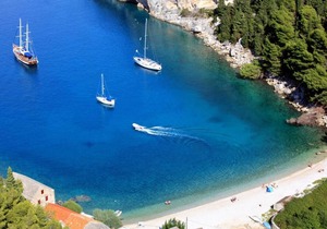 Studio flat near beach Cove Pokrivenik, Hvar (AS-5231-d)