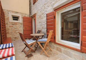 Studio flat near beach Komiža, Vis (AS-3035-f)