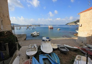 Studio flat near beach Komiža, Vis (AS-3035-f)