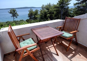 Studio flat near beach Zavala, Hvar (AS-2061-a)