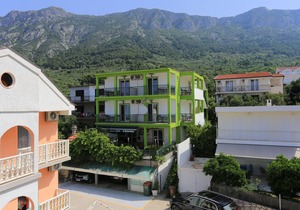 Studio flat with terrace and sea view Gradac, Makarska (AS-2784-f) in Gradac