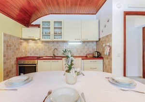 Stunning apartment in Dramalj with house sea view in Dramalj