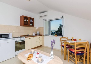 Stunning apartment in Gruda with WiFi