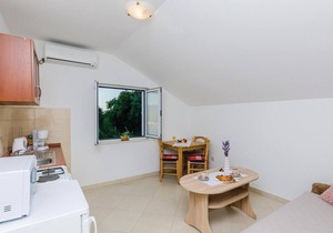 Stunning apartment in Gruda with WiFi