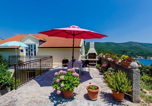 Stunning apartment in Gruda with WiFi