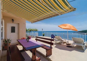 Stunning apartment in Gruda with WiFi