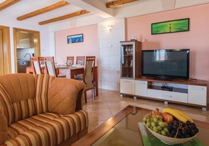 Stunning apartment in Komarna with WiFi