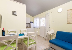 Stunning apartment in Kosljun with WiFi