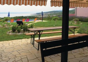 Stunning Apartment In Klenovica