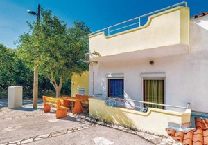 Stunning Apartment In Klenovica With Wifi