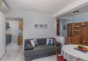 Stunning apartment in Labin with WiFi