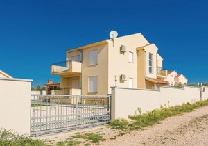 Stunning Home In Kakma With Jacuzzi, Wifi And Outdoor Swimming Pool