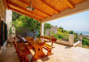 Stunning home in Podobuce