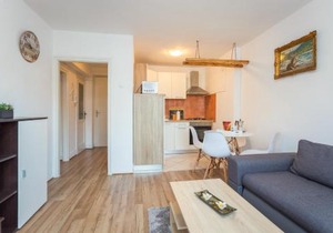 Sunny apartment ILI near Amfiteatar