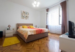 T&M Apartment with parking in the Old town