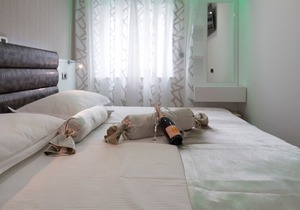 The Seasons Residence - Vis