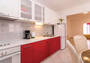 These comfortable and practically furnished apartments are located just 20 meters from the beach.