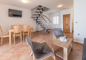 Three bedroom apartment near beach Barić Draga, Karlobag (A-15583-b)