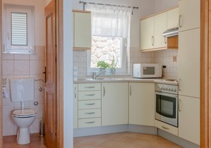 Three bedroom apartment near beach Barić Draga, Karlobag (A-15583-b)