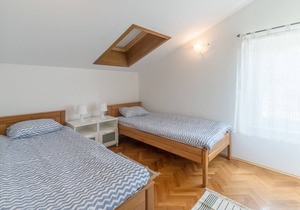 Three bedroom apartment near beach Barić Draga, Karlobag (A-15583-b)