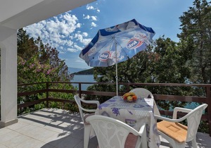 Three bedroom apartment near beach Cove Pokrivenik, Hvar (A-5223-b)