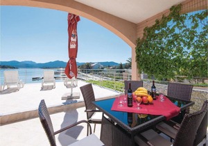 Three-Bedroom Apartment in Sreser