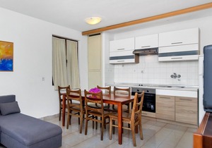 Three bedroom apartment near beach Cove Pokrivenik, Hvar (A-5231-a)