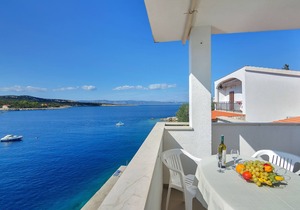 Three bedroom apartment near beach Cove Pokrivenik, Hvar (A-5231-a)