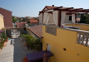 Three bedroom apartment with terrace Poljana, Ugljan (A-8523-c)