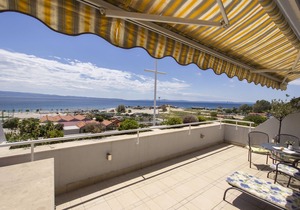 Three bedroom apartment with terrace and sea view Split (A-14351-a)