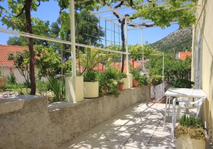 Three bedroom apartment with terrace Trsteno, Dubrovnik (A-9015-a)