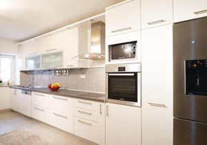 Three-Bedroom Holiday Home In Zmijavci
