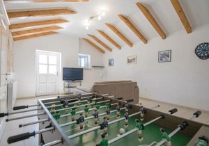 Three-Bedroom Holiday Home In Zmijavci