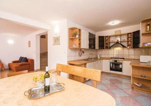 Three-Bedroom Holiday Home In Duba